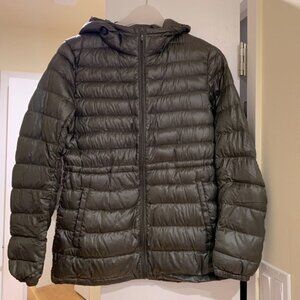 Uniqlo women’s down/feather hooded jacket.